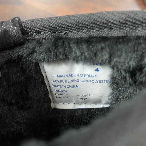 {Children's Place} Leopard Print Shimmering Boots - Picture 3 of 8